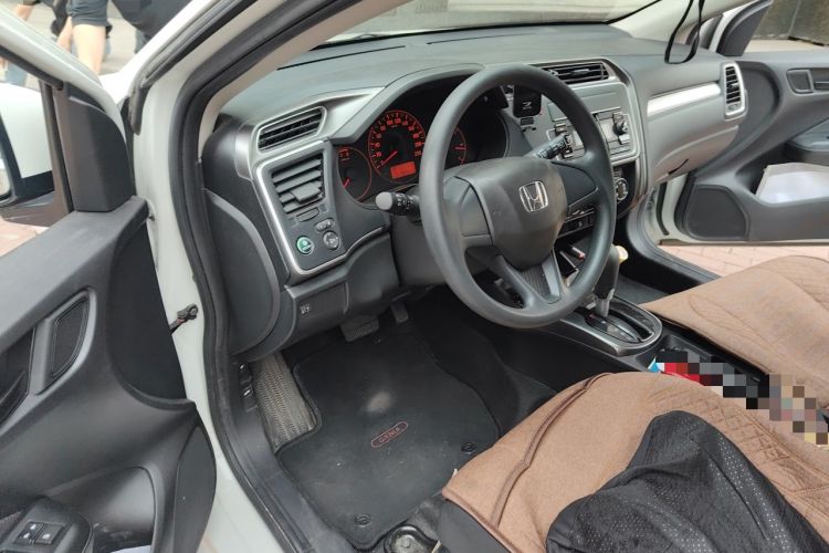 Used Honda Gienia 2017 1.5L CVT Classic Edition Driver Seat