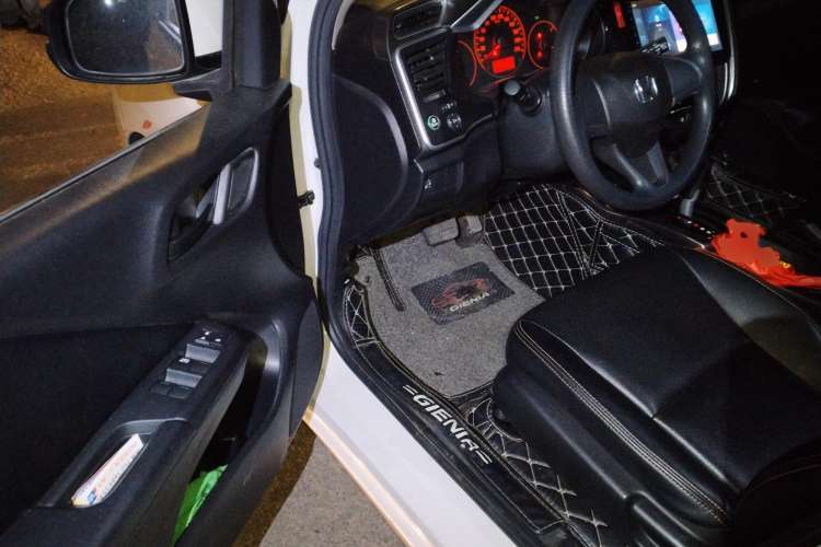 Used Honda Gienia 2017 1.5L CVT Classic Edition Driver Seat