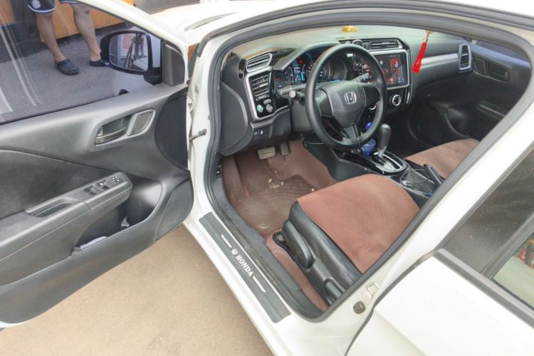 Used Honda Gienia 2017 1.5L CVT Comfort Version Driver Seat