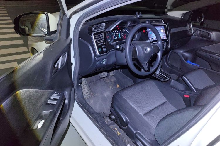 Used Honda Gienia 2017 1.5L CVT Comfort Version Driver Seat