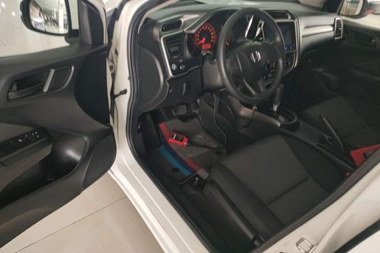 Used Honda Gienia 2017 1.5L CVT Classic Edition Driver Seat