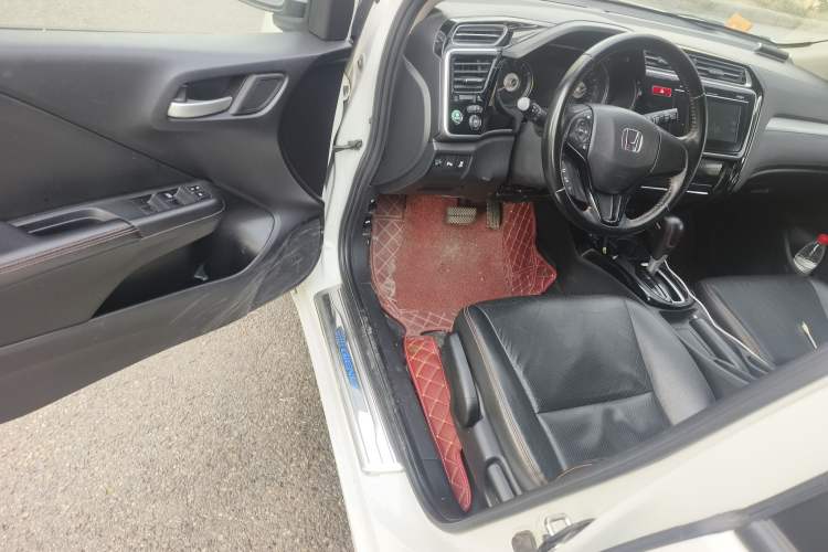 Used Honda Gienia 2017 1.5L CVT Fashion Edition Driver Seat