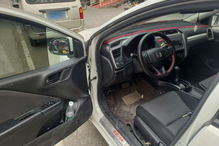 Used Honda Gienia 2017 1.5L CVT Classic Edition Driver Seat