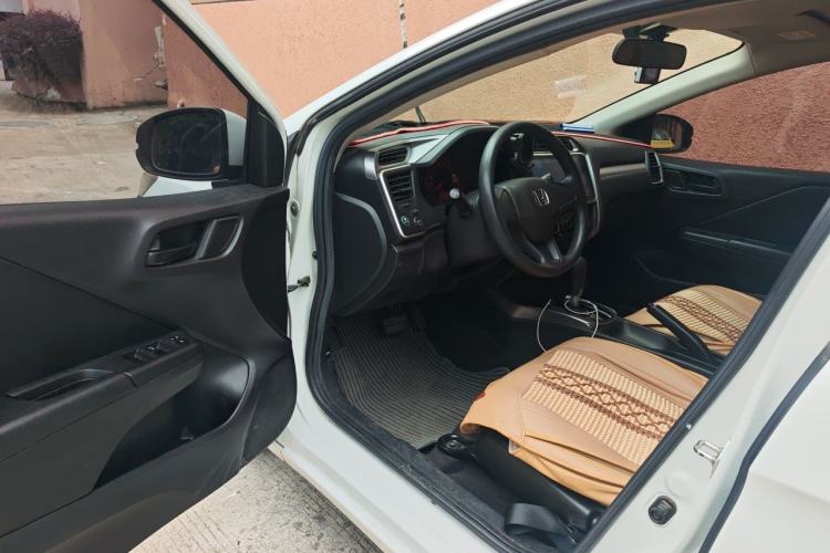 Used Honda Gienia 2017 1.5L CVT Classic Edition Driver Seat