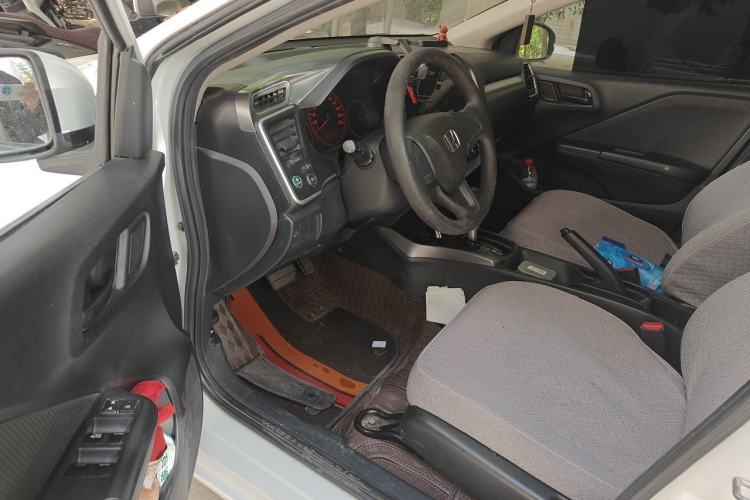 Used Honda Gienia 2017 1.5L CVT Classic Edition Driver Seat