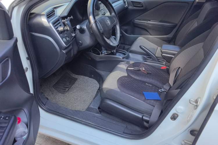 Used Honda Gienia 2017 1.5L CVT Classic Edition Driver Seat