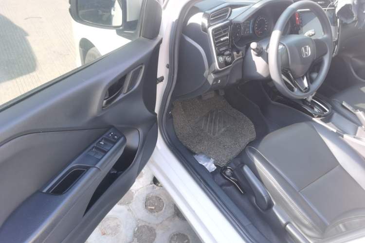 Used Honda Gienia 2017 1.5L CVT Comfort Version Driver Seat
