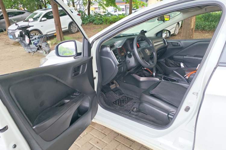 Used Honda Gienia 2017 1.5L CVT Classic Edition Driver Seat