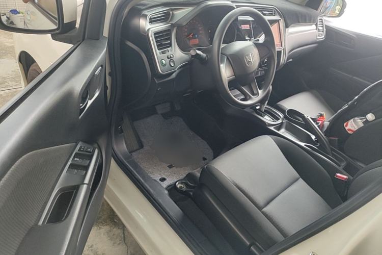 Used Honda Gienia 2017 1.5L CVT Classic Edition Driver Seat