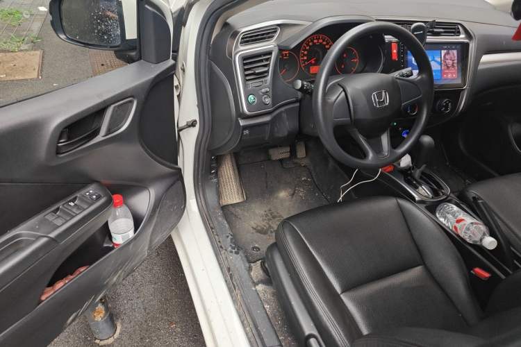 Used Honda Gienia 2017 1.5L CVT Classic Edition Driver Seat