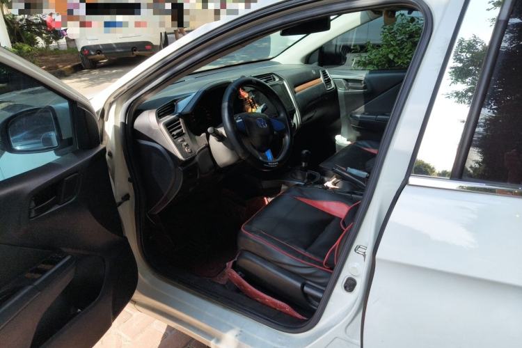 Used Honda Gienia 2017 1.5L Manual Classic Edition Driver Seat
