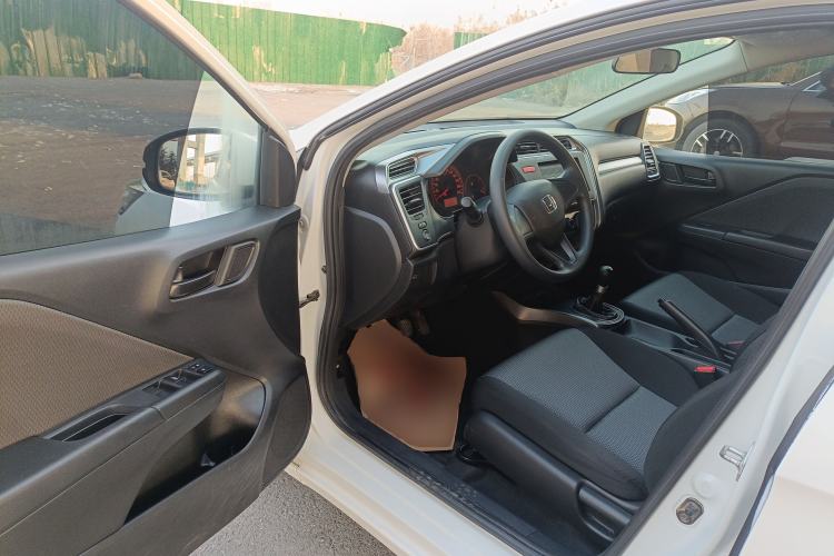 Used Honda Gienia 2017 1.5L Manual Classic Edition Driver Seat