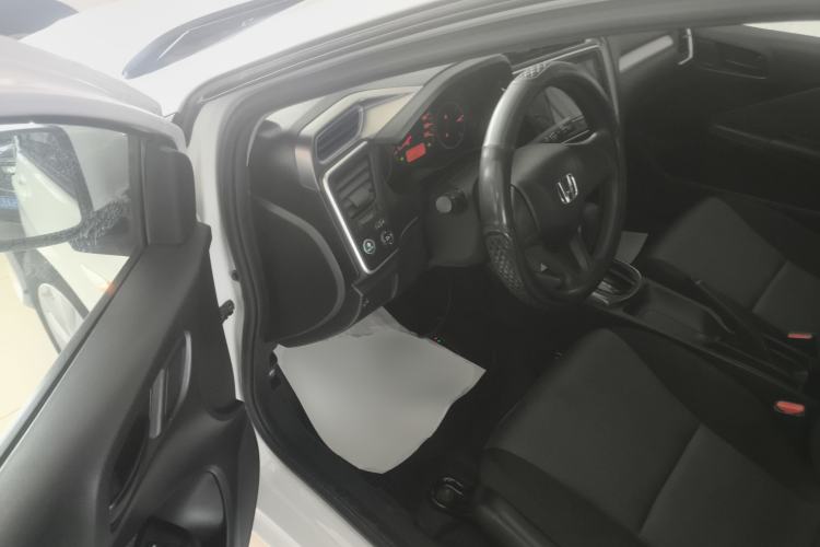 Used Honda Gienia 2017 1.5L CVT Classic Edition Driver Seat