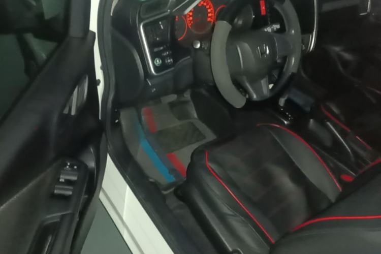 Used Honda Gienia 2017 1.5L CVT Classic Edition Driver Seat