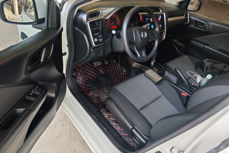 Used Honda Gienia 2017 1.5L CVT Classic Edition Driver Seat