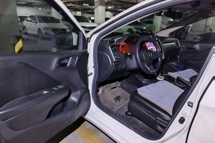 Used Honda Gienia 2017 1.5L CVT Classic Edition Driver Seat