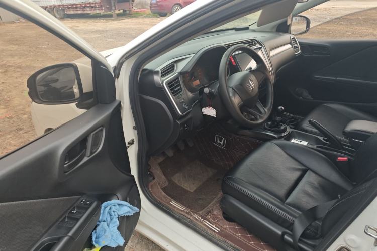 Used Honda Gienia 2017 1.5L Manual Classic Edition Driver Seat