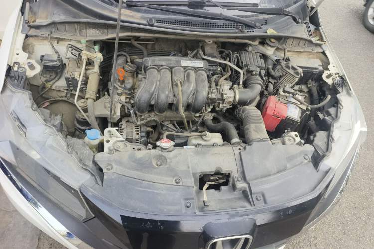 Used Honda Gienia 2017 1.5L CVT Fashion Edition Engine Bay