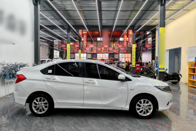 Used Honda Gienia 2017 1.5L CVT Classic Edition Exterior 3