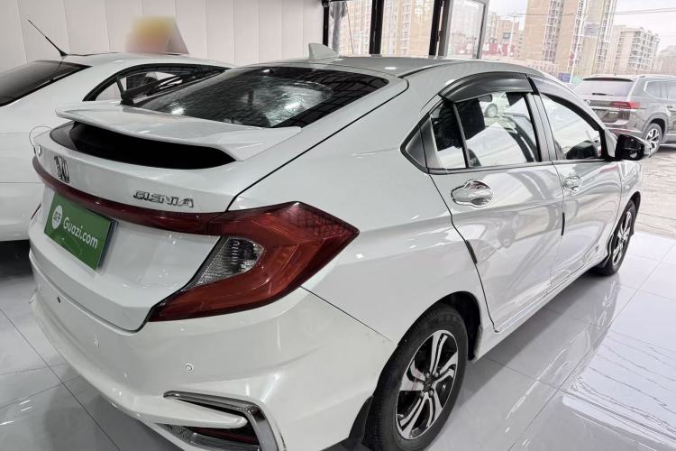 Used Honda Gienia 2017 1.5L CVT Classic Edition Exterior 3