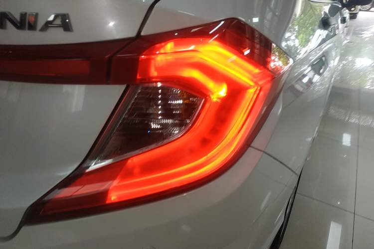 Used Honda Gienia 2017 1.5L CVT Classic Edition Exterior 3