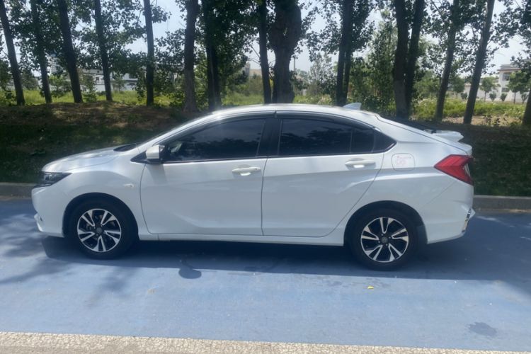 Used Honda Gienia 2017 1.5L CVT Classic Edition Exterior 4
