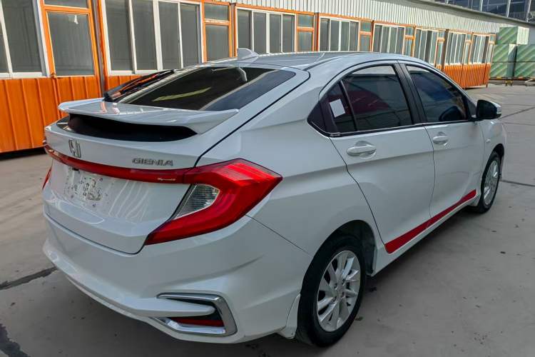 Used Honda Gienia 2017 1.5L CVT Classic Edition Exterior 5
