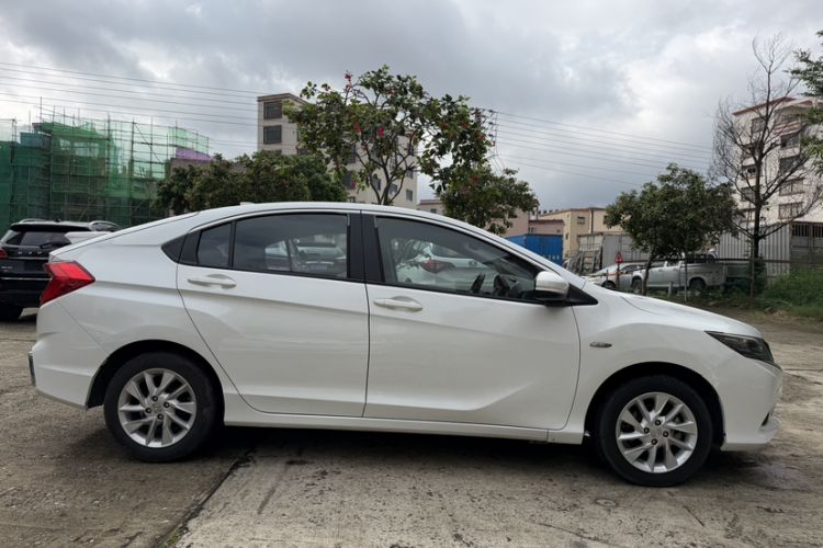 Used Honda Gienia 2017 1.5L CVT Classic Edition Exterior 5