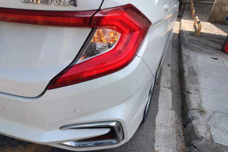 Used Honda Gienia 2017 1.5L CVT Classic Edition Exterior 6