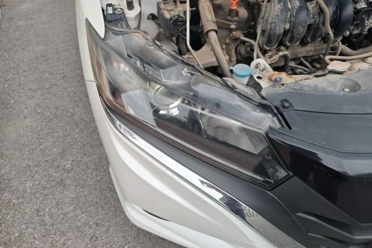 Used Honda Gienia 2017 1.5L Manual Classic Edition Exterior 6