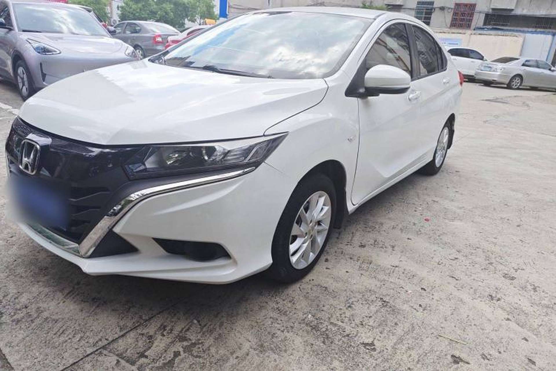 Used Honda Gienia 2017 1.5L CVT Classic Edition Front Left 45 Deg