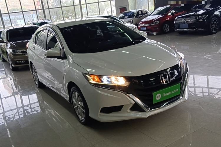 Used Honda Gienia 2017 1.5L CVT Classic Edition Front Right 45 Deg