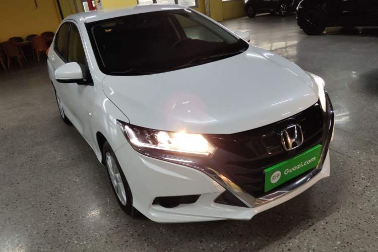 Used Honda Gienia 2017 1.5L CVT Classic Edition Front Right 45 Deg
