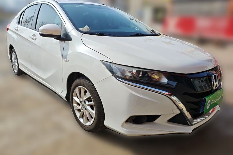 Used Honda Gienia 2017 1.5L CVT Comfort Version Front Right 45 Deg