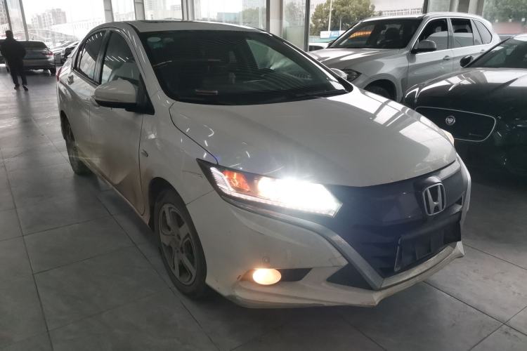 Used Honda Gienia 2017 1.5L CVT Fashion Edition Front Right 45 Deg