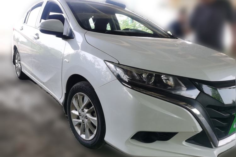 Used Honda Gienia 2017 1.5L CVT Classic Edition Front Right 45 Deg