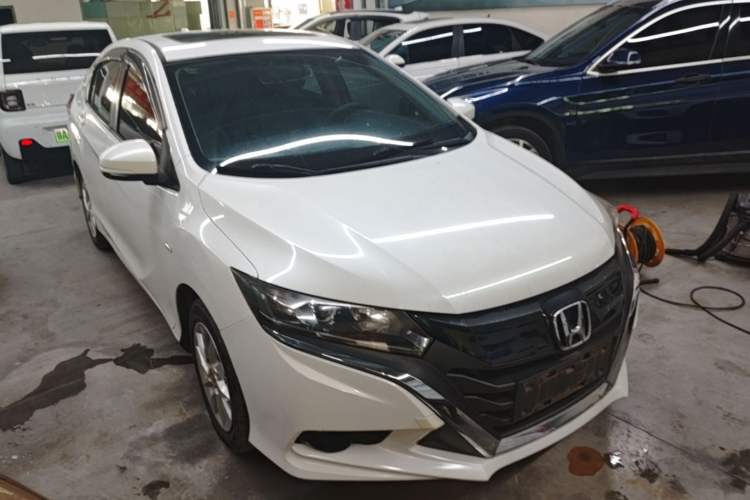 Used Honda Gienia 2017 1.5L CVT Comfort Version Front Right 45 Deg