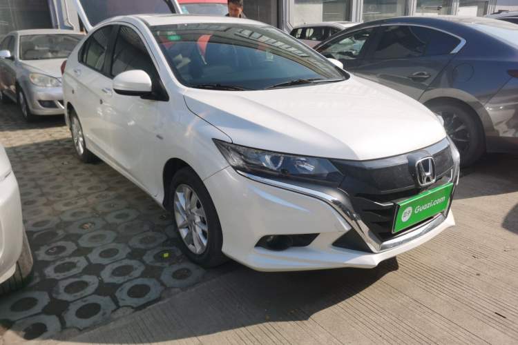 Used Honda Gienia 2017 1.5L CVT Comfort Version Front Right 45 Deg