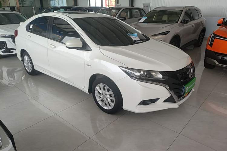 Used Honda Gienia 2017 1.5L CVT Comfort Version Front Right 45 Deg