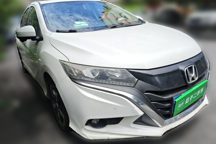 Used Honda Gienia 2017 1.5L CVT Luxury Edition Front Right 45 Deg