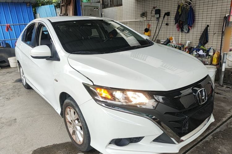 Used Honda Gienia 2017 1.5L CVT Classic Edition Front Right 45 Deg