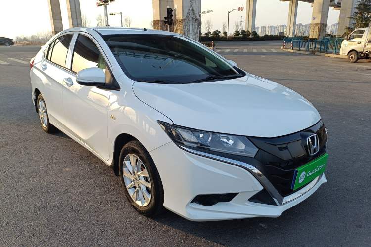 Used Honda Gienia 2017 1.5L Manual Classic Edition Front Right 45 Deg