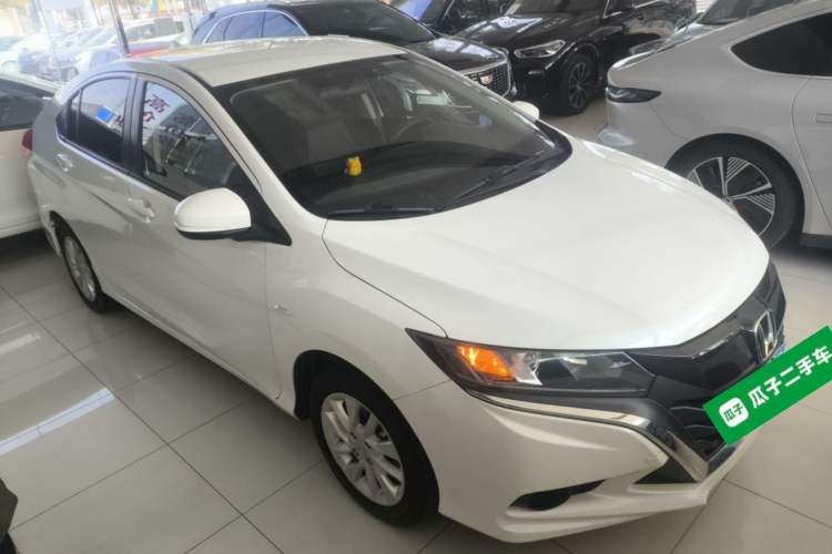 Used Honda Gienia 2017 1.5L CVT Classic Edition Front Right 45 Deg