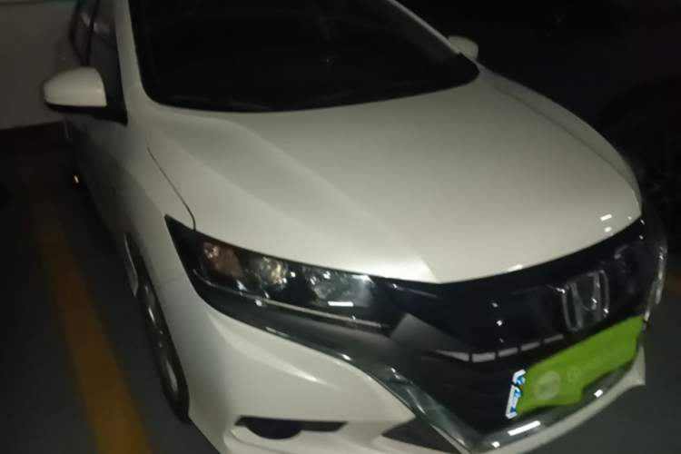 Used Honda Gienia 2017 1.5L CVT Classic Edition Front Right 45 Deg
