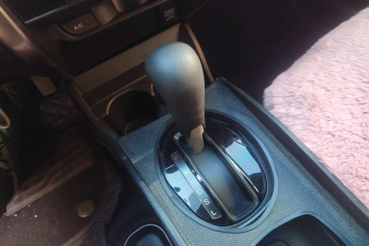 Used Honda Gienia 2017 1.5L CVT Classic Edition Gear Lever