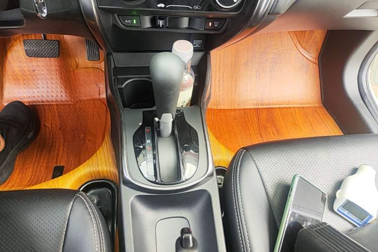 Used Honda Gienia 2017 1.5L CVT Classic Edition Gear Lever