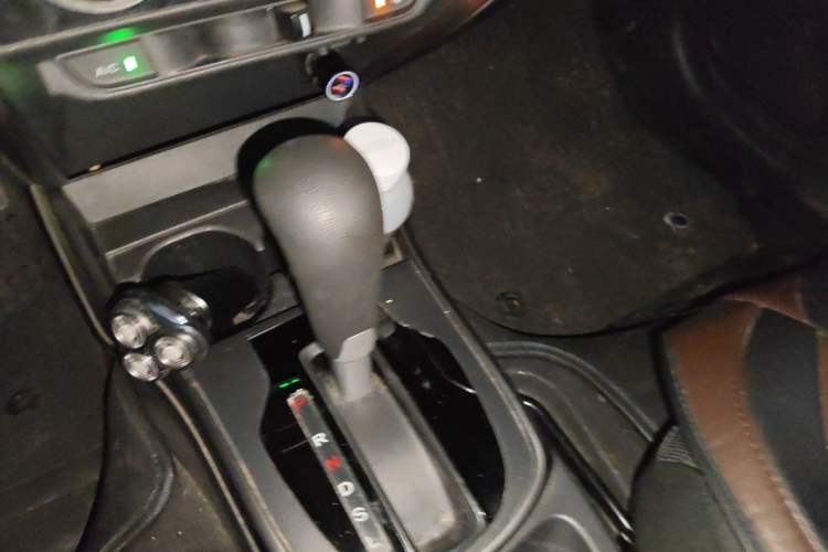 Used Honda Gienia 2017 1.5L CVT Classic Edition Gear Lever