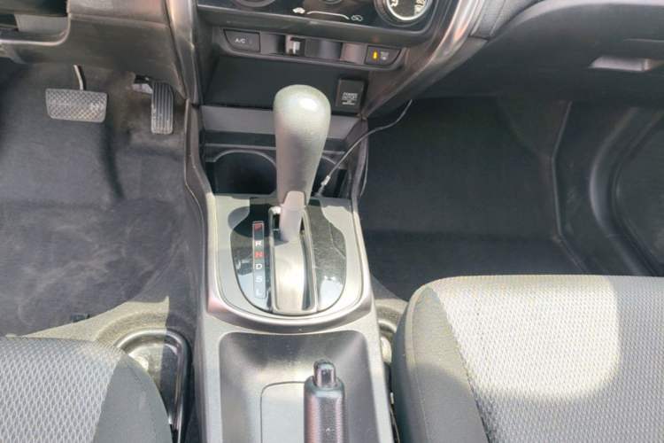 Used Honda Gienia 2017 1.5L CVT Classic Edition Gear Lever