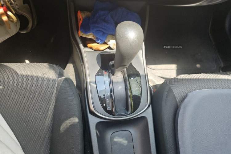 Used Honda Gienia 2017 1.5L CVT Classic Edition Gear Lever