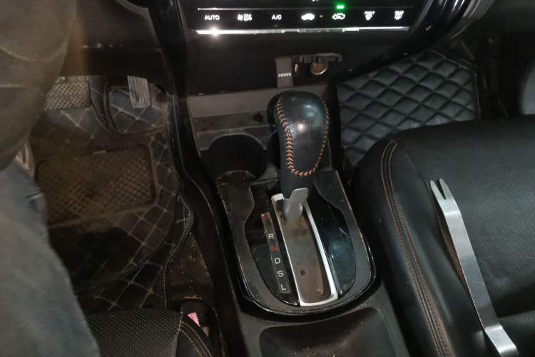 Used Honda Gienia 2017 1.5L CVT Fashion Edition Gear Lever